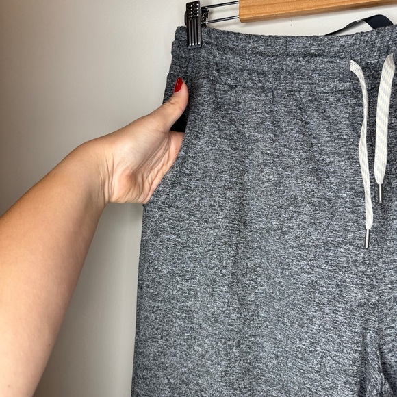 NWT Vuori Grey Pant Size Large - Picture 9 of 9